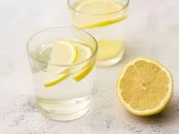 Easing Bloating with Lemon Water: A Simple Approach  