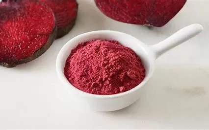 What are the benefits of applying beetroot powder to face